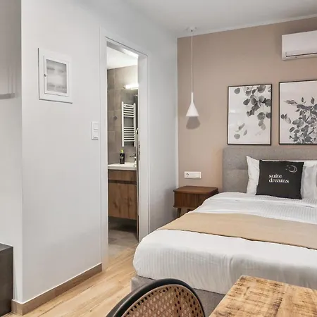 Limehome Solonos Center Апартаменты *