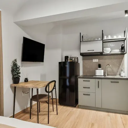 Апартаменты Limehome Solonos Center Афины