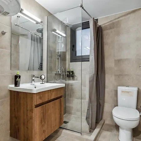 Limehome Solonos Center Афины