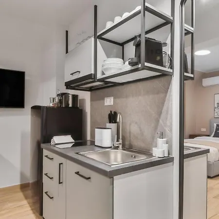 Limehome Solonos Center Апартаменты Афины