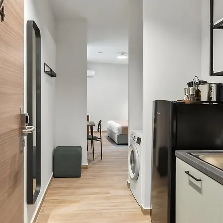 Апартаменты Limehome Solonos Center *